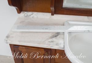 Mobile bagno stile classico arte povera in noce massiccio con piano in marmo rosa Portogallo completo di lavello e specchiera